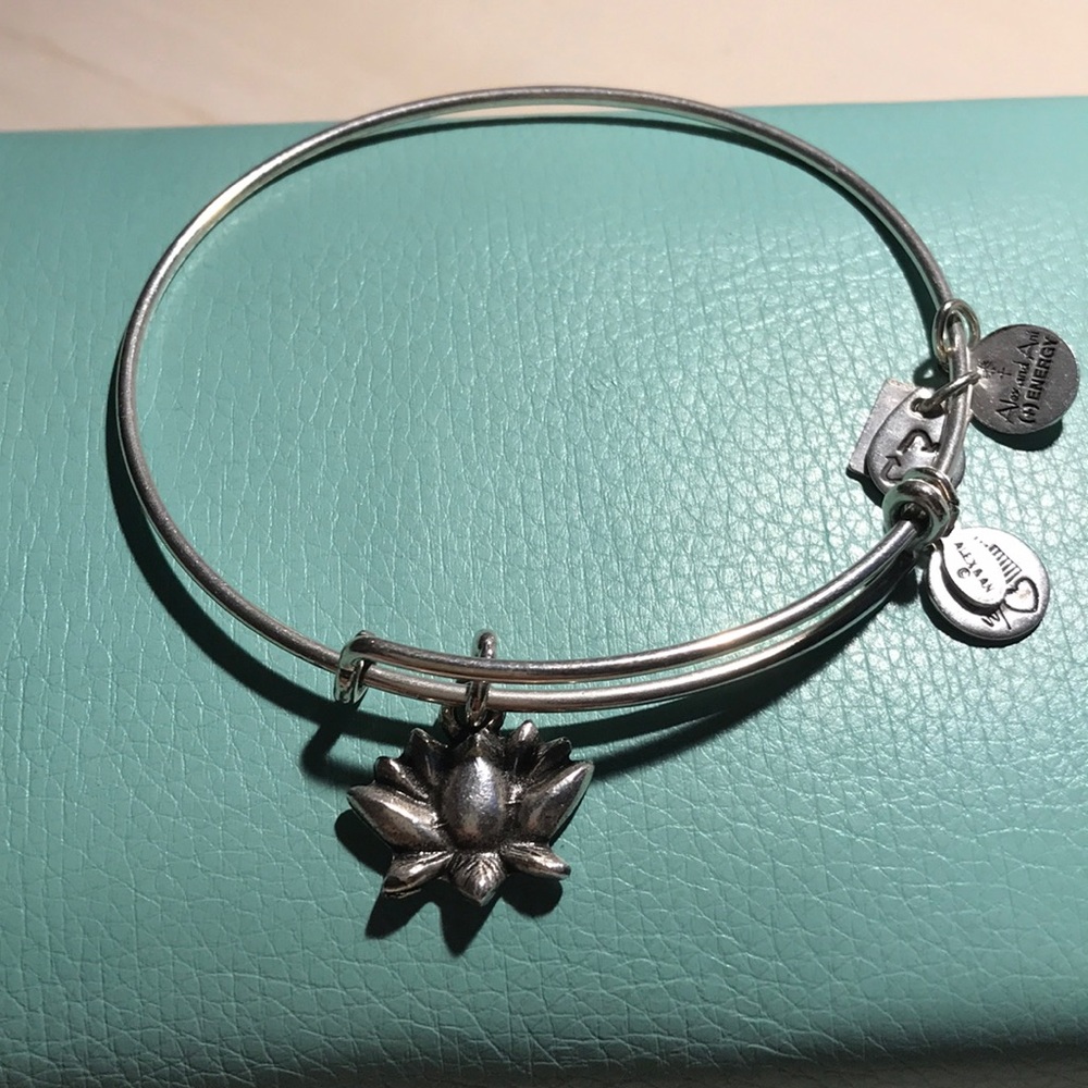 Alex and Ani Lotus Blossom bracelet NWOT